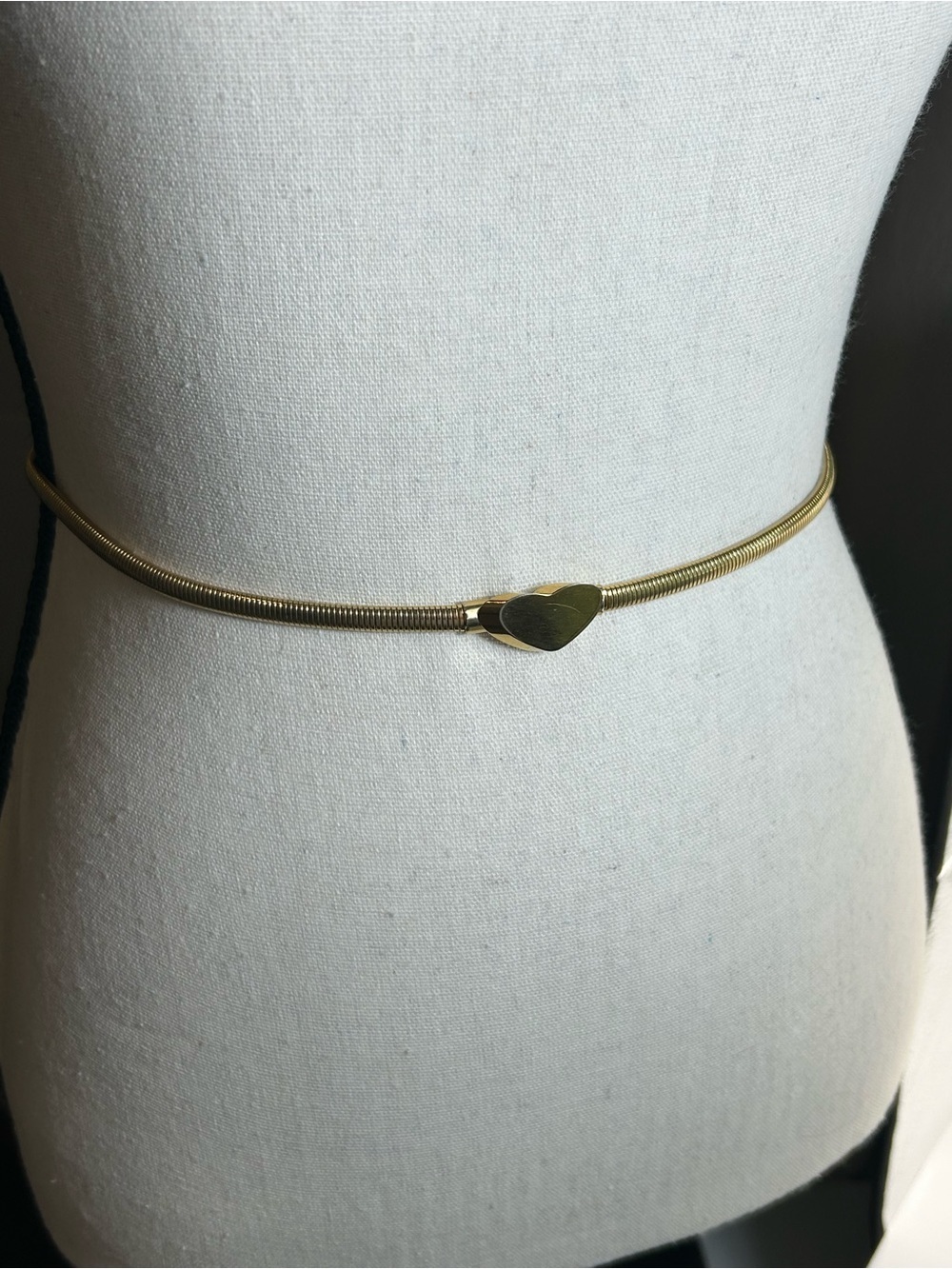 Vintage Gold-tone Snake Chain Waist Belt Heart Shaped Clasp 24" Stretch to 27"